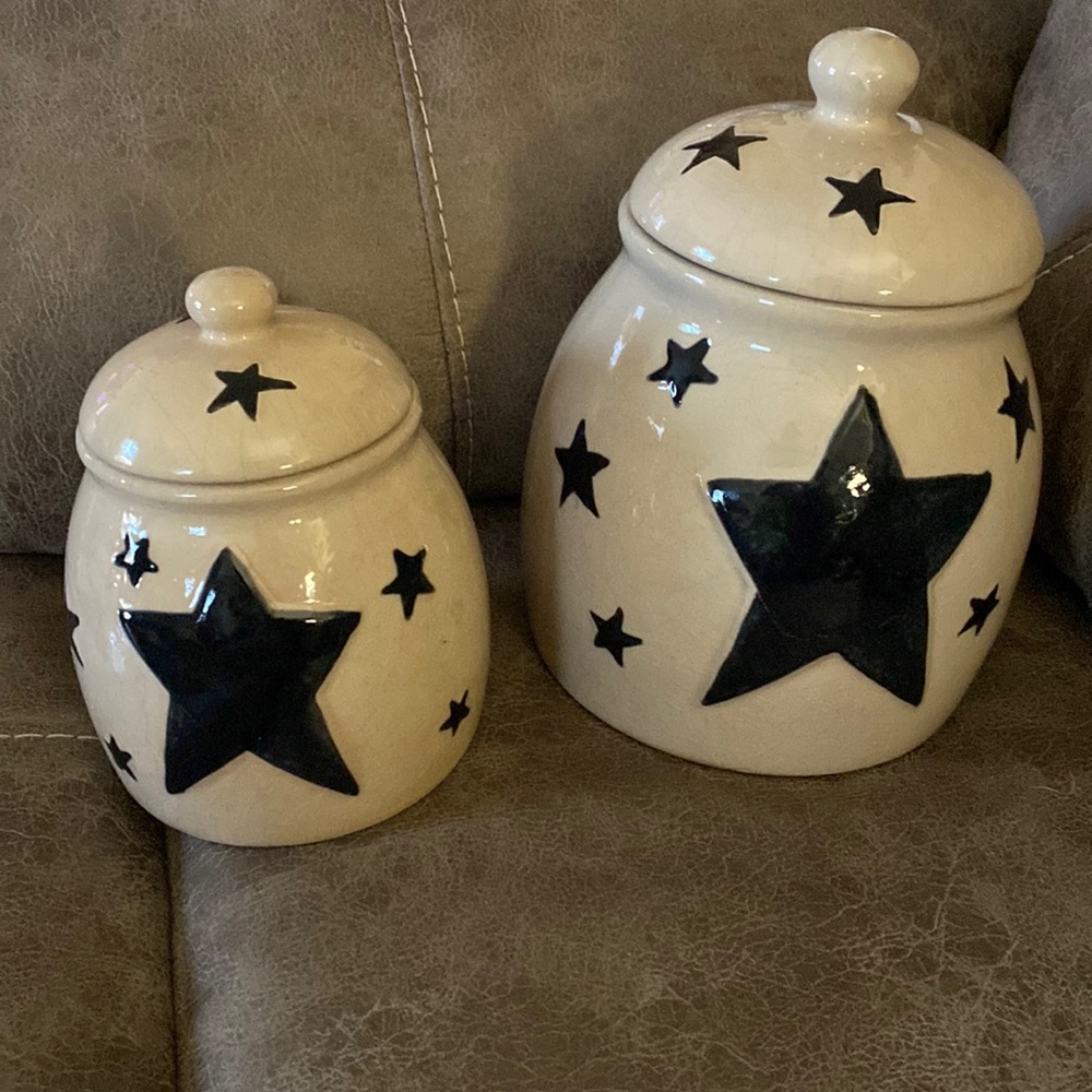 Primitive canister set